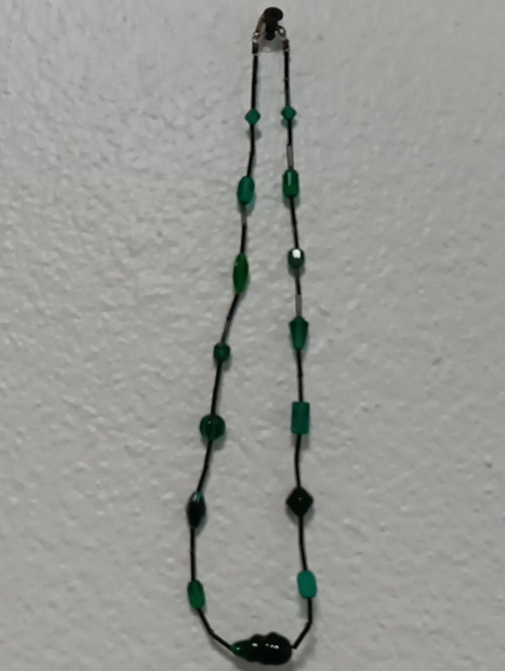 Handmade Green Beaded Women's Necklace - Elegant Strand